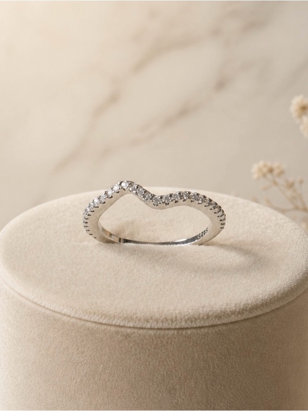 925 Sterling Sterling Silver Curved Pavé Ring in Silver, Size8